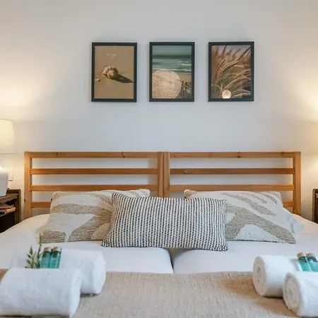 Huswell - Cozy With Parking Near The Apartment